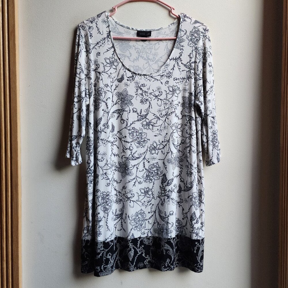 J. Jill White/Black Floral Scoop Neck Tunic Size Medium